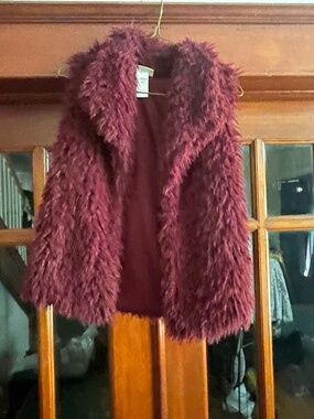 Girls vest (wine color)